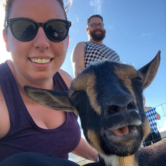 Meet your Posher, Ashlee - Picture 1 of 5